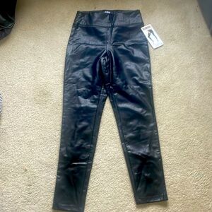 Women’s faux leather leggings